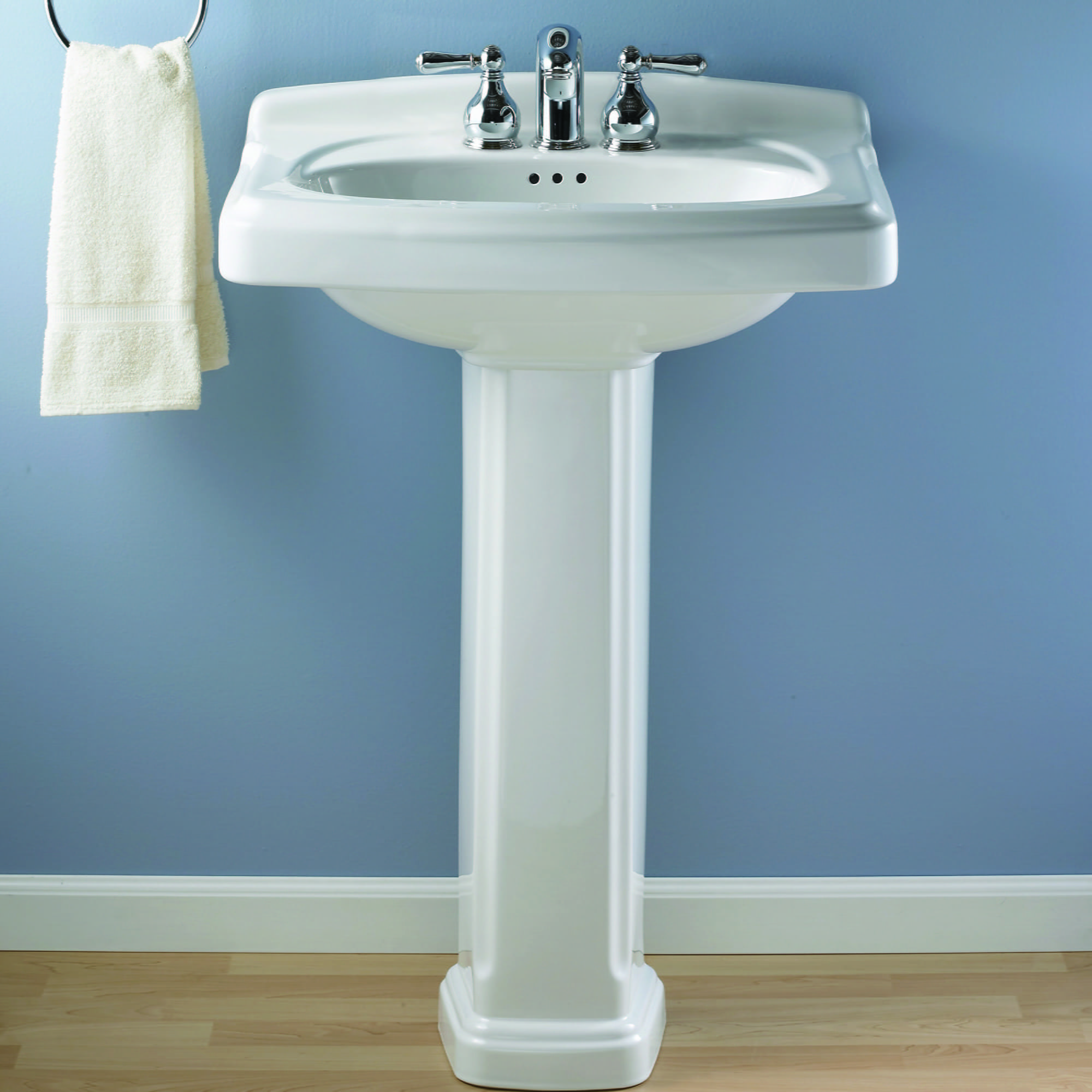 Portsmouth 4 Inch Centerset Pedestal Sink Top and Leg Combination WHITE